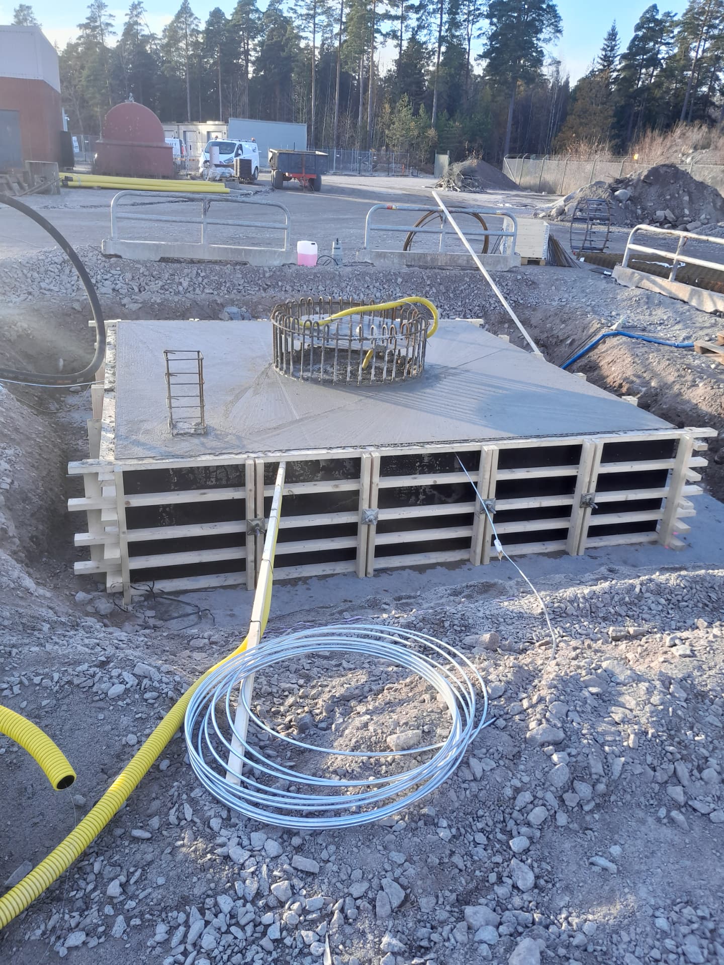 Färdig betongplatta — Gjutning